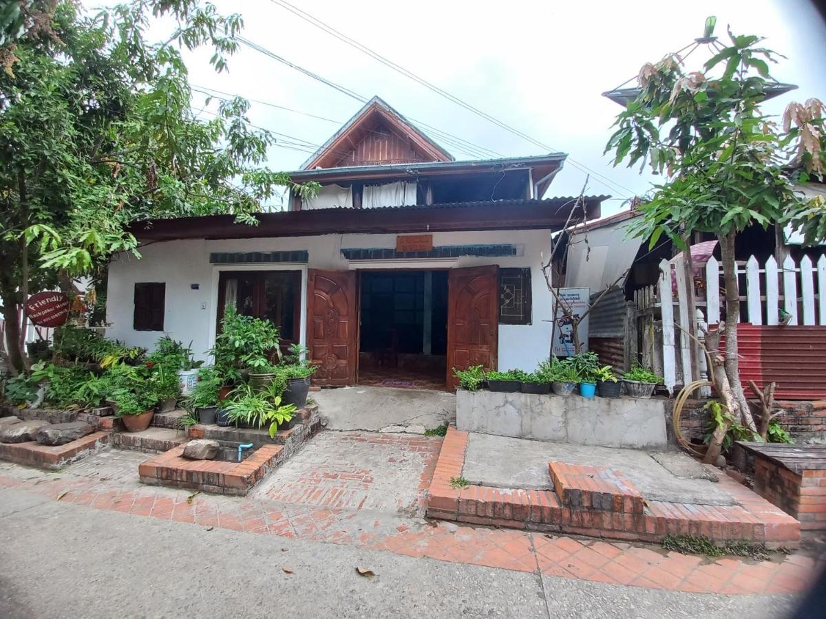 Watthat Backpacker Hostel Luang Prabang Dış mekan fotoğraf