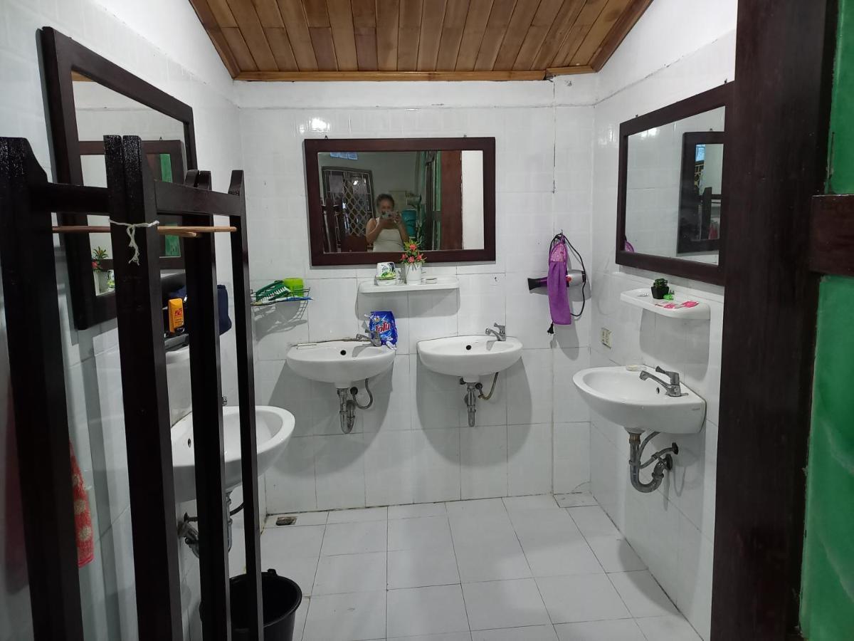 Watthat Backpacker Hostel Luang Prabang Dış mekan fotoğraf