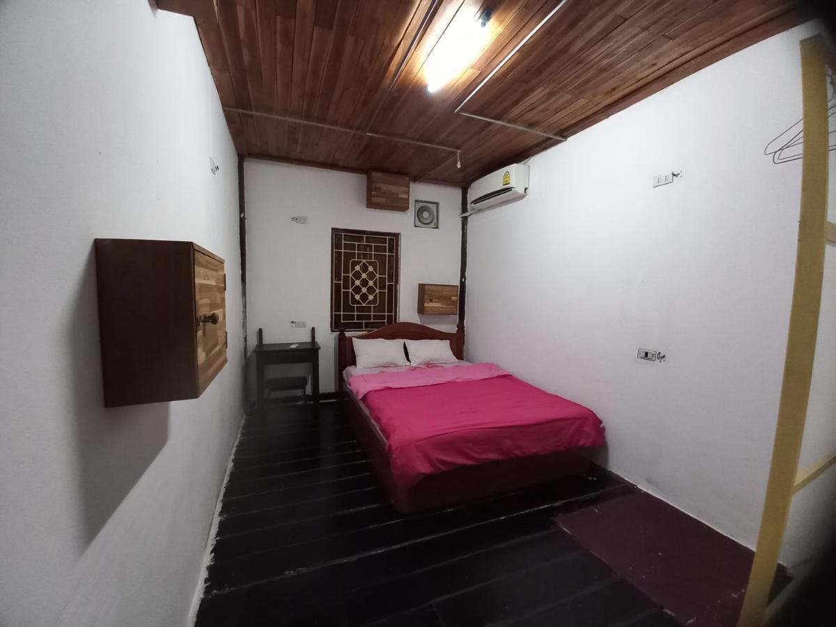 Watthat Backpacker Hostel Luang Prabang Dış mekan fotoğraf