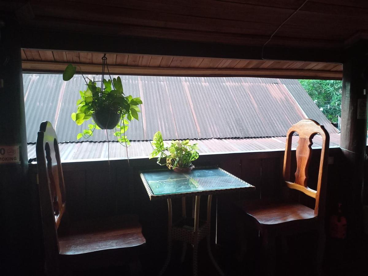Watthat Backpacker Hostel Luang Prabang Dış mekan fotoğraf