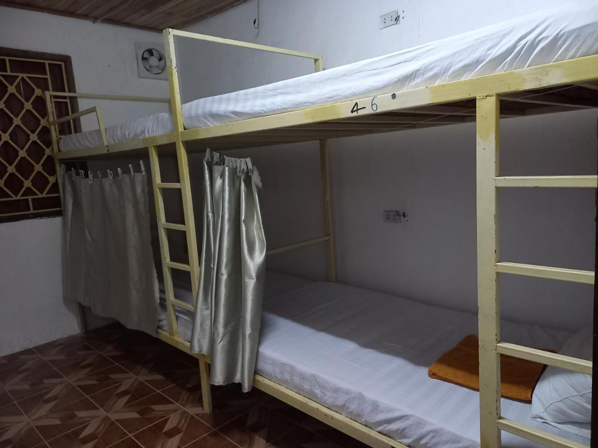 Watthat Backpacker Hostel Luang Prabang Dış mekan fotoğraf
