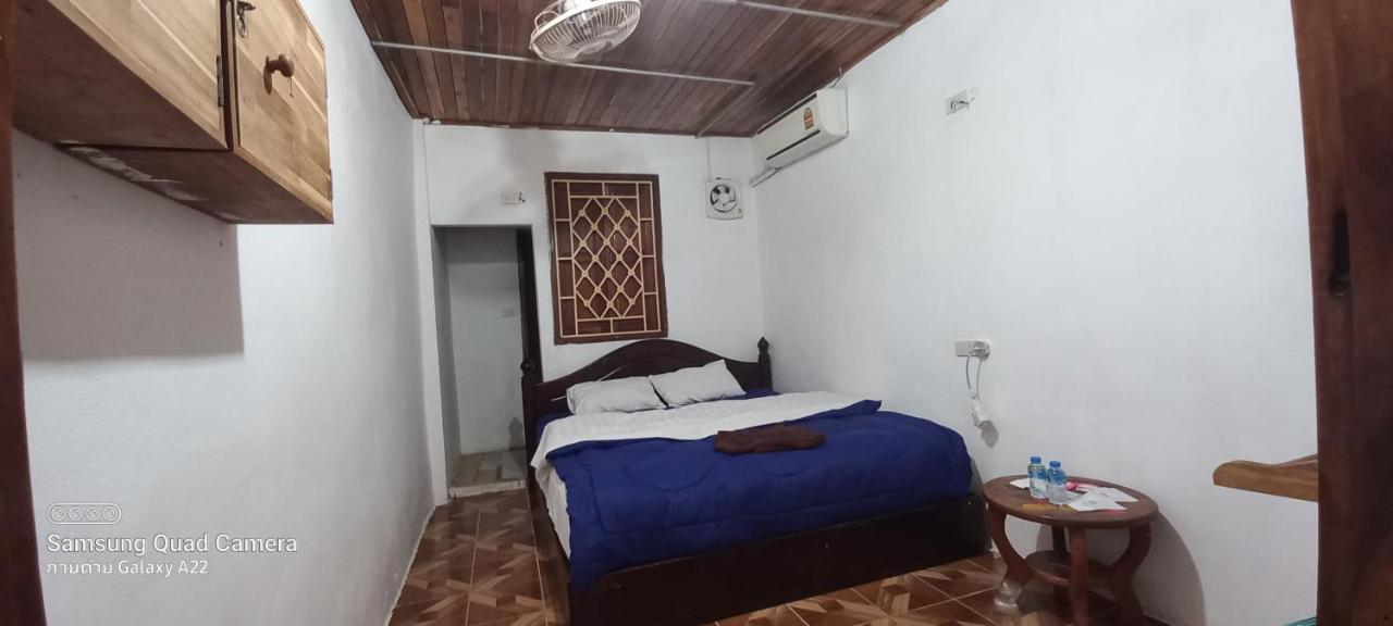 Watthat Backpacker Hostel Luang Prabang Dış mekan fotoğraf